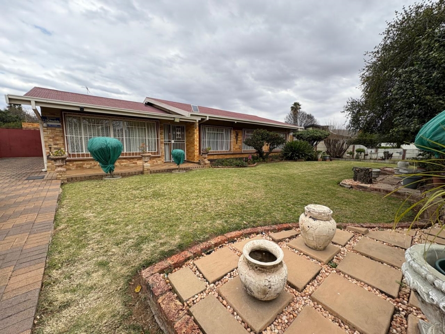 4 Bedroom Property for Sale in Naudeville Free State